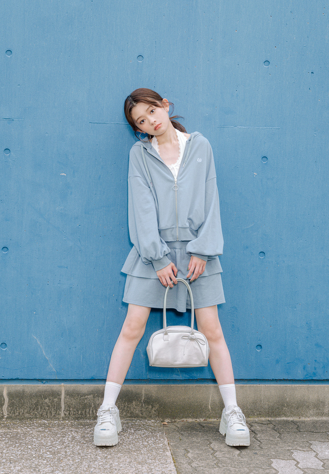 LOOK8