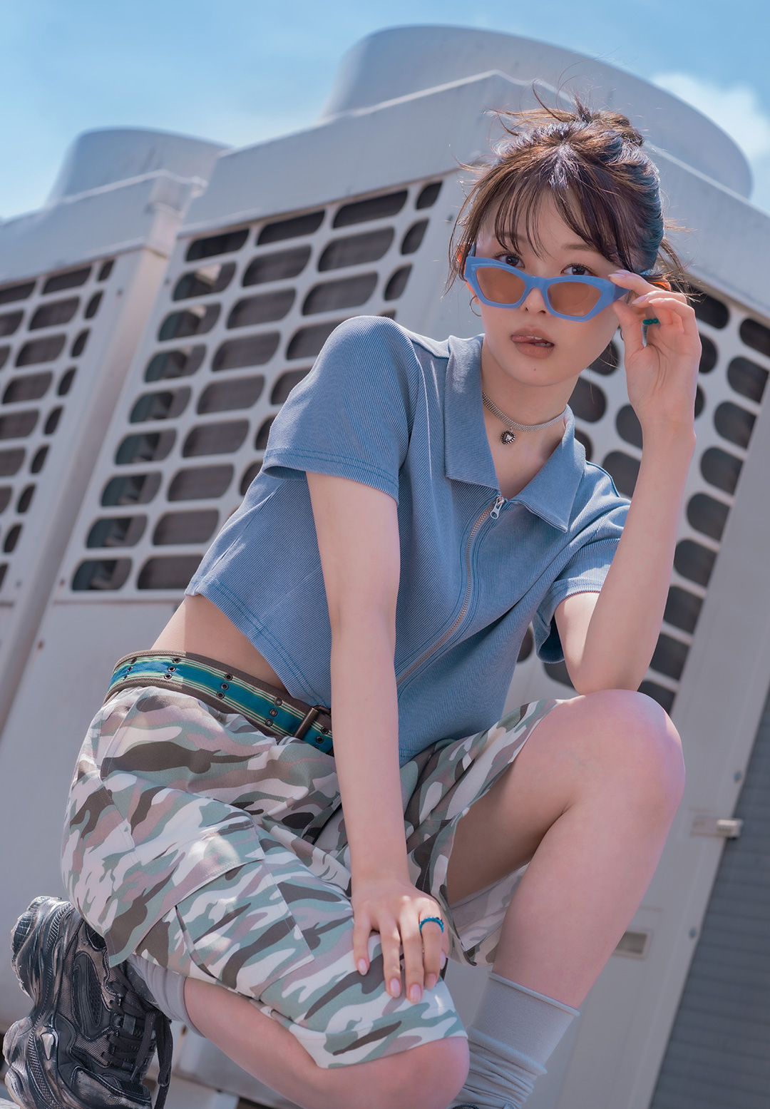 LOOK1