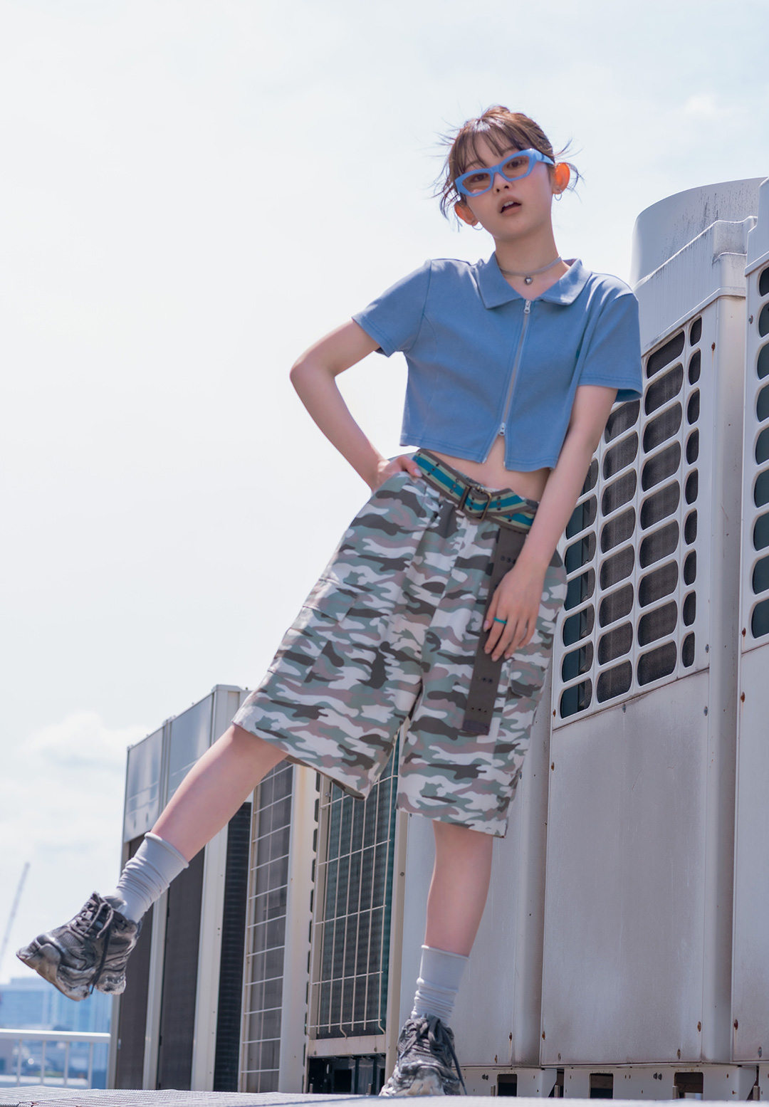 LOOK1