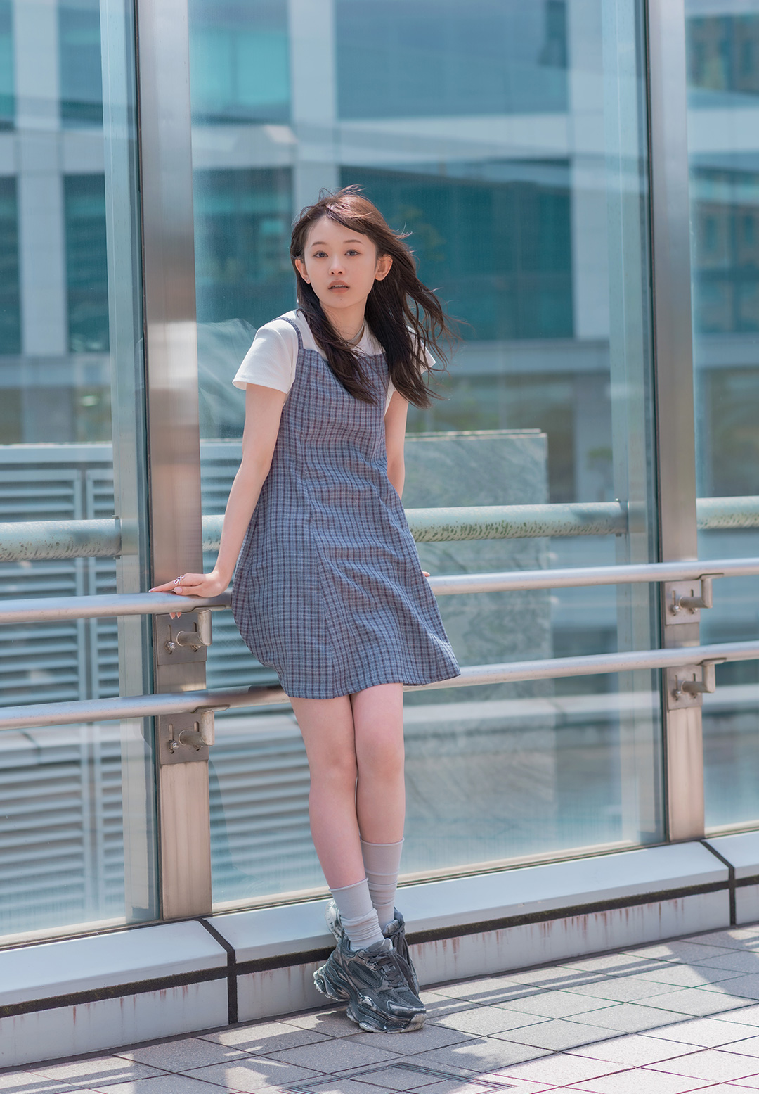 LOOK8