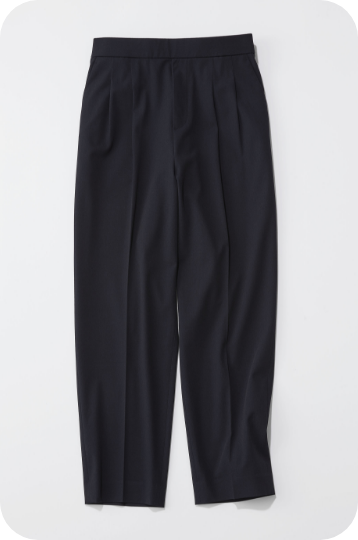 ウツクシルエットテーパードパンツ