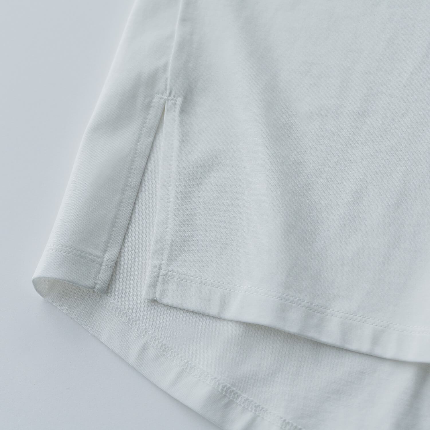 吉高由里子・宮沢氷魚がまとう 1枚でサマ見えするリッチクリーンTeeシリーズ | Rich Cleen Tee Elevate your everyday style | ALL ABOUT “Rich Clean Tee” for Women