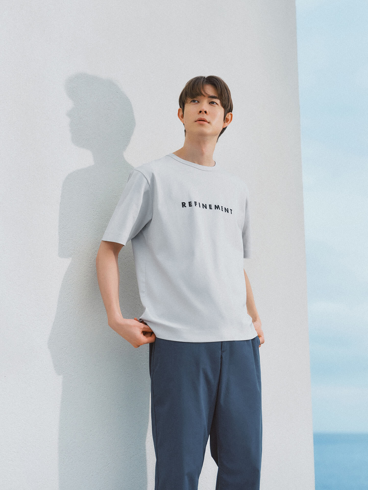 吉高由里子・宮沢氷魚がまとう 光沢感で高見えする リッチクリーンTeeシリーズ | Rich Cleen Tee Elevate your everyday style | Outfits of Hio Miyazawa 1