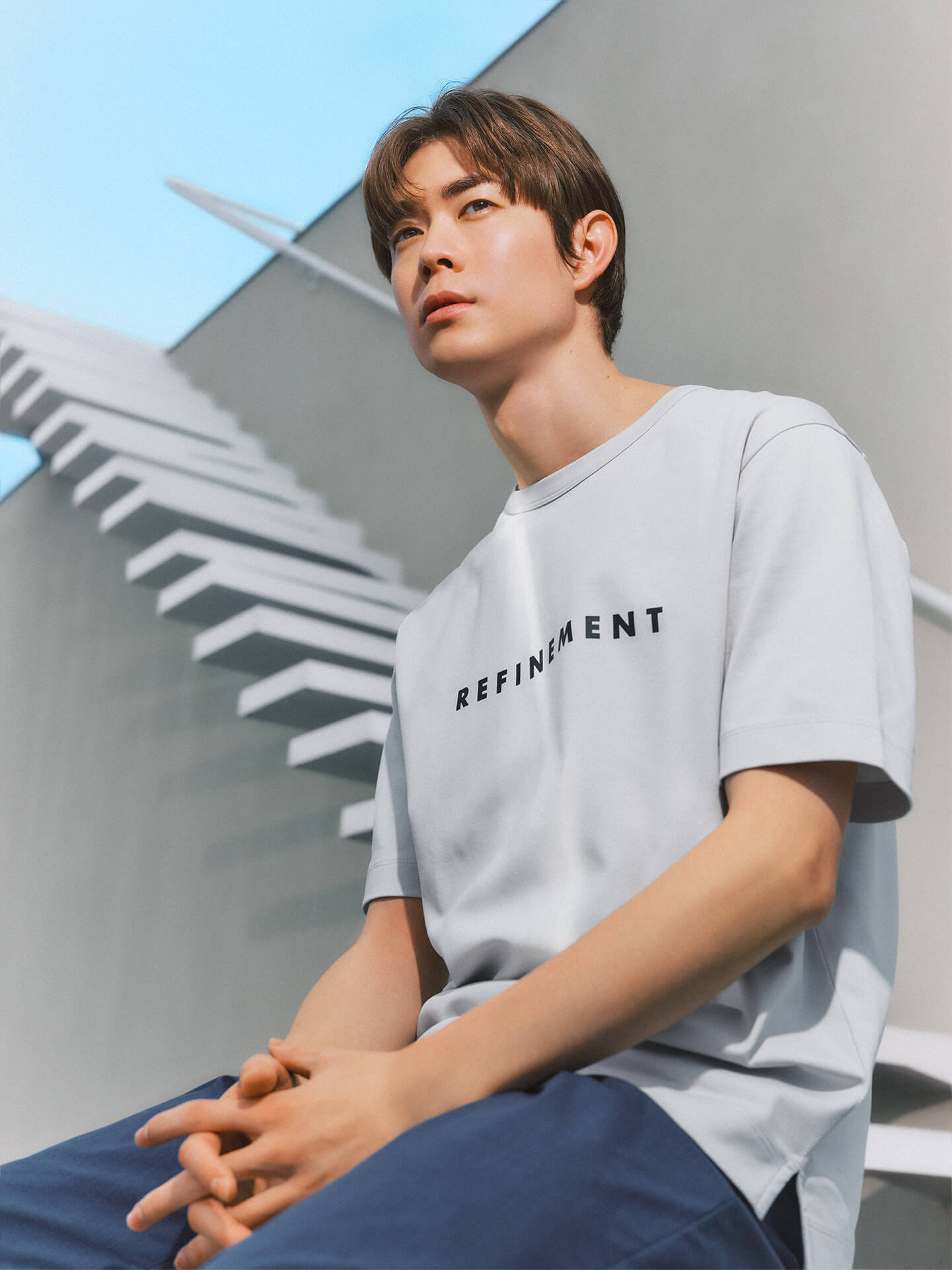 吉高由里子・宮沢氷魚がまとう 光沢感で高見えする リッチクリーンTeeシリーズ | Rich Cleen Tee Elevate your everyday style | Outfits of Hio Miyazawa 2