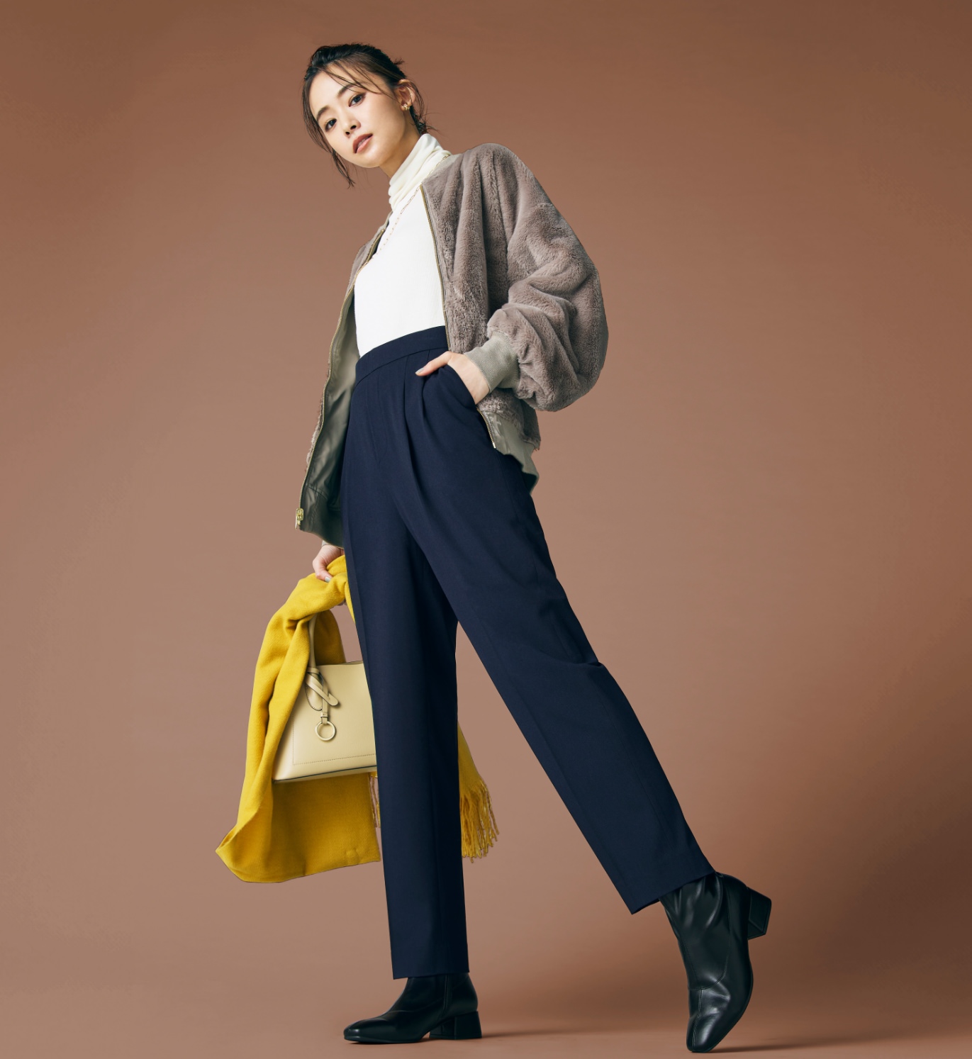 下半身のお悩みレスキュー！ いちばん売れてます。シリーズ累計500万本 ウツクシルエットパンツ